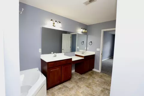 Bath - 1113 Chivalry St, Sumter, SC 29154 photo 4 of 7