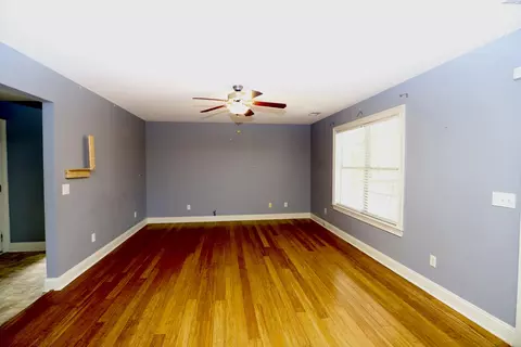 Living - 1113 Chivalry St, Sumter, SC 29154 photo 4 of 8