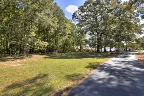 268 Plantation Dr, Manning, SC 29102