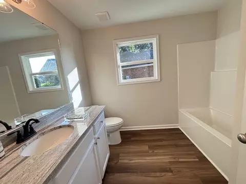 Bath - 3125 Foxcroft Cir, Sumter, SC 29154 photo 3 of 3