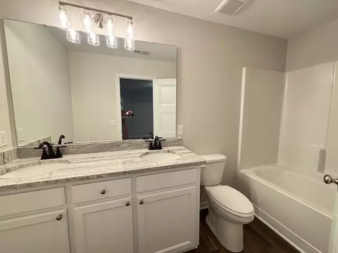 Bath - 3125 Foxcroft Cir, Sumter, SC 29154 photo 1 of 3