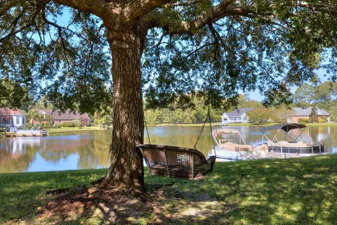 29 Plantation Dr, Manning, SC 29102