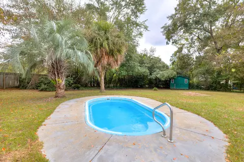 Exterior - 2202 Gingko Dr, Sumter, SC 29150 photo 9 of 10