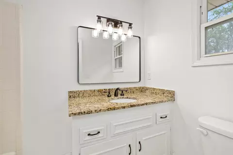 Bath - 2202 Gingko Dr, Sumter, SC 29150 photo 3 of 4