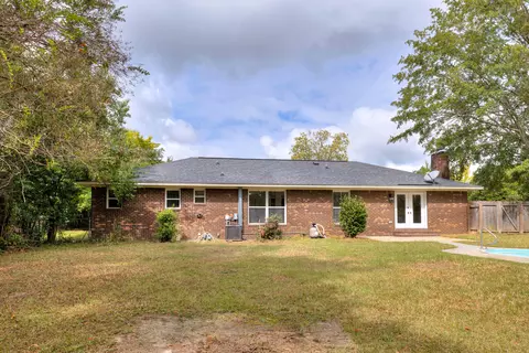Exterior - 2202 Gingko Dr, Sumter, SC 29150 photo 6 of 10