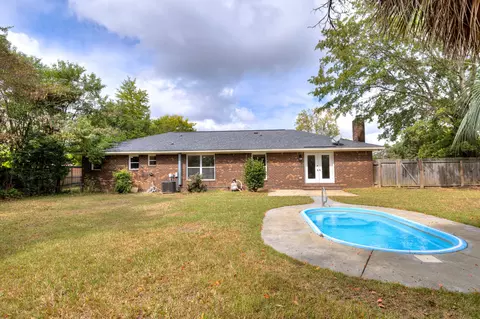 Exterior - 2202 Gingko Dr, Sumter, SC 29150 photo 7 of 10