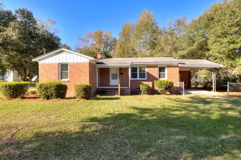 138 Nelson Cir, Manning, SC 29102