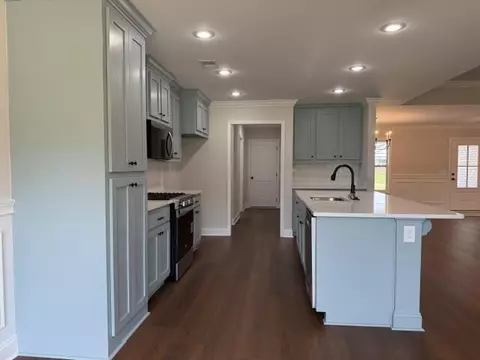 Entry Way - 1230 Freeport Dr, Sumter, SC 29154 photo 2 of 5