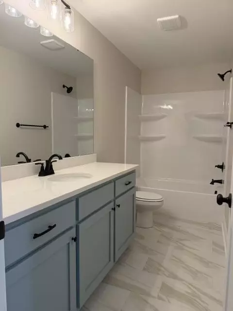 Bath - 1230 Freeport Dr, Sumter, SC 29154 photo 8 of 8
