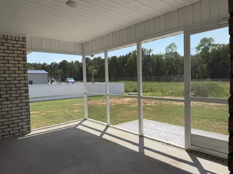 Exterior - 1230 Freeport Dr, Sumter, SC 29154 photo 6 of 7