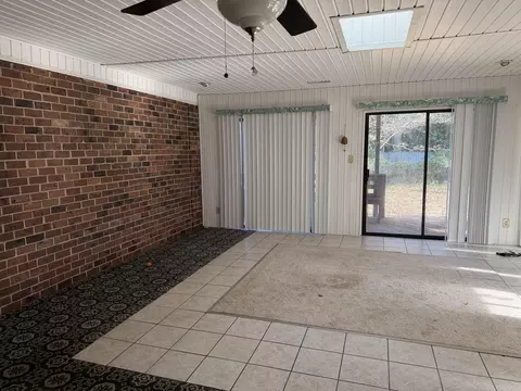 Living - 83 Hawks Cv, Sumter, SC 29150 photo 4 of 4