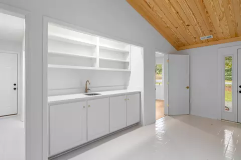 Entry Way - 960 Heather Ln, Sumter, SC 29154 photo 1 of 3