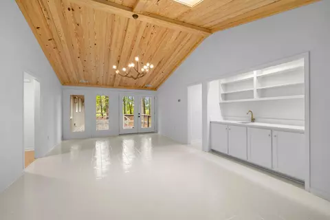 Living - 960 Heather Ln, Sumter, SC 29154 photo 1 of 5