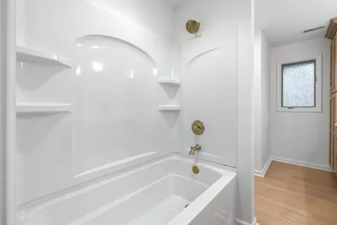 Bath - 960 Heather Ln, Sumter, SC 29154 photo 3 of 8