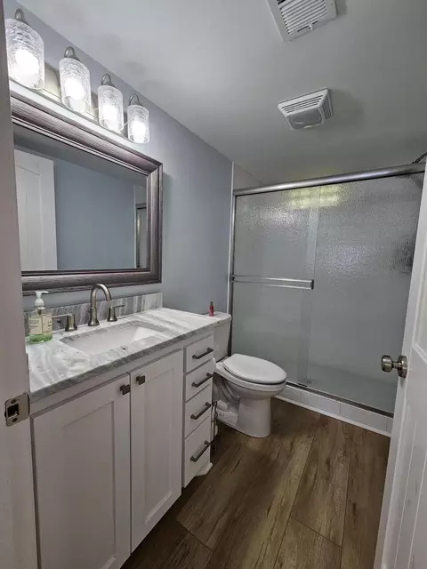 Bath - 793 Stumphole Rd, Elloree, SC 29047 photo 2 of 3
