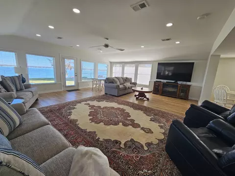 Living - 793 Stumphole Rd, Elloree, SC 29047 photo 1 of 6