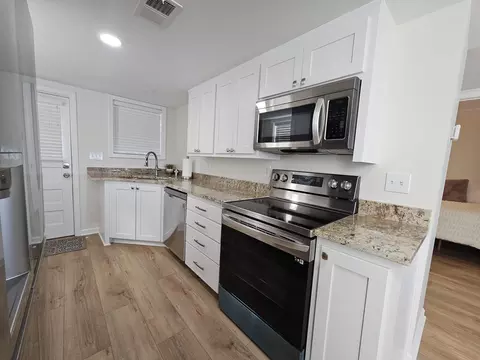 Kitchen - 793 Stumphole Rd, Elloree, SC 29047 photo 1 of 4