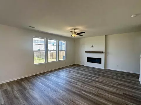 Living - 1763 Canopy Dr, Sumter, SC 29150 photo 3 of 4