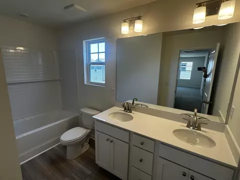Bath - 1763 Canopy Dr, Sumter, SC 29150 photo 1 of 1