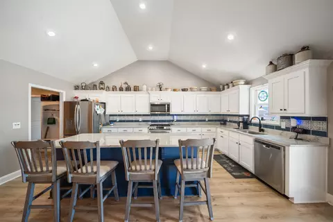 Kitchen - 3565 Katwallace Cir, Sumter, SC 29154 photo 2 of 3