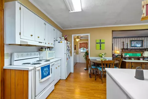 Kitchen - 302 Stuckey St, Sumter, SC 29150 photo 5 of 6
