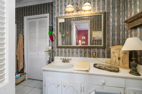 Bath - 302 Stuckey St, Sumter, SC 29150 photo 1 of 4