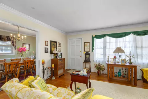 Entry Way - 302 Stuckey St, Sumter, SC 29150 photo 1 of 2