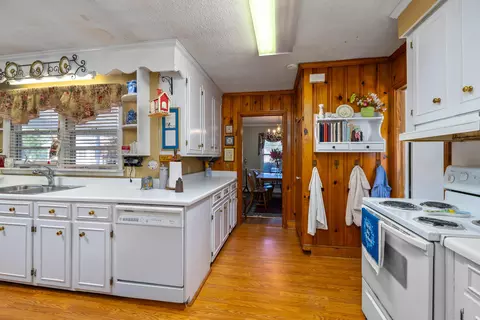 Kitchen - 302 Stuckey St, Sumter, SC 29150 photo 2 of 6