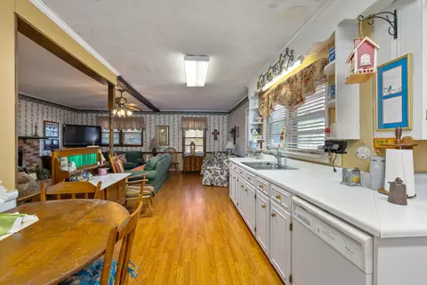 Kitchen - 302 Stuckey St, Sumter, SC 29150 photo 4 of 6