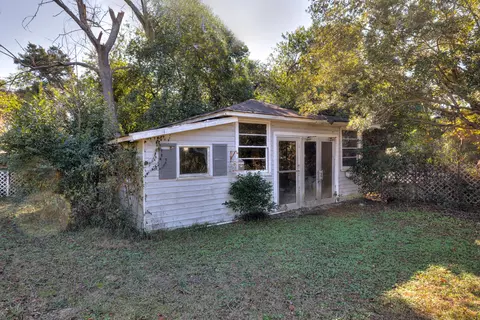 Exterior - 302 Stuckey St, Sumter, SC 29150 photo 2 of 7