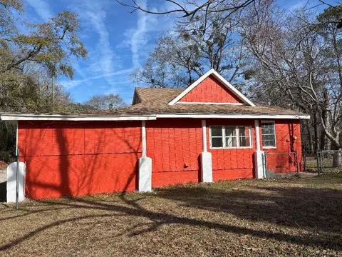 Exterior - 100 E Hunter St, Sumter, SC 29153 photo 1 of 1