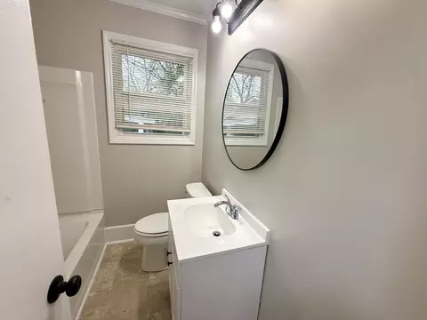 Bath - 6 Thomas Dr, Sumter, SC 29150 photo 1 of 3