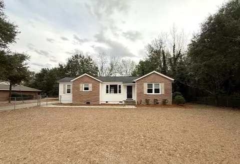 Exterior - 6 Thomas Dr, Sumter, SC 29150 photo 2 of 6
