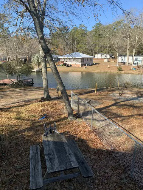 1519 Kenwood Rd, Manning, SC 29102