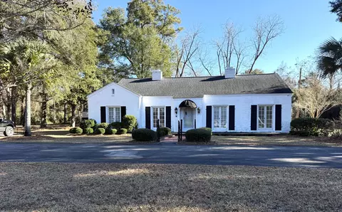 43 S Church St, Summerton, SC 29148