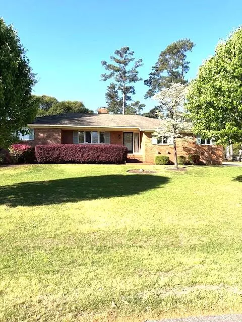 612 Santee Dr, Santee, SC 29142