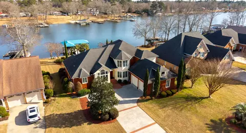 108 Plantation Dr, Manning, SC 29102