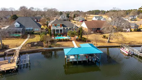 108 Plantation Dr, Manning, SC 29102