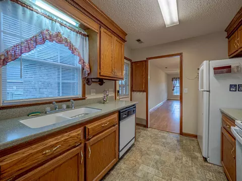 Kitchen - 41 Radcliff Dr, Sumter, SC 29150 photo 3 of 3