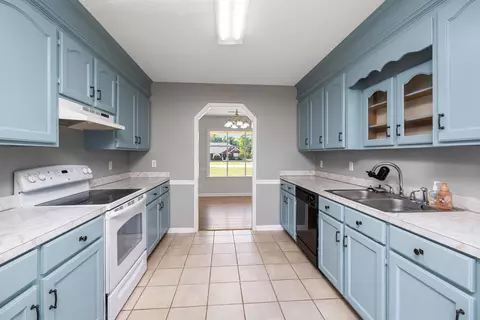 Kitchen - 2605 Nicholson Dr, Sumter, SC 29150 photo 1 of 2
