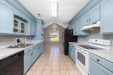 Kitchen - 2605 Nicholson Dr, Sumter, SC 29150 photo 2 of 2