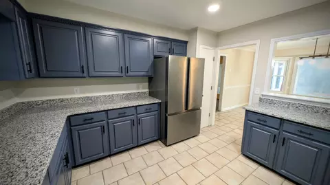 Kitchen - 1210 Kolb Rd, Sumter, SC 29154 photo 2 of 3