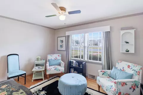 Living - 319 E Hampton St, Elloree, SC 29047 photo 5 of 5