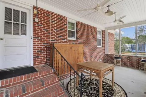 Exterior - 319 E Hampton St, Elloree, SC 29047 photo 3 of 5