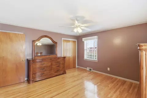 Bedroom - 319 E Hampton St, Elloree, SC 29047 photo 4 of 7