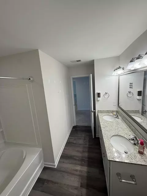 Bath - 350 Chesapeake Dr, Sumter, SC 29154 photo 2 of 4