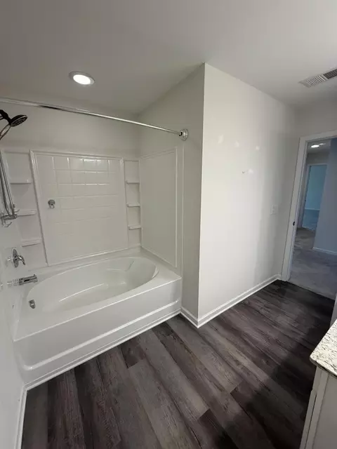 Bath - 350 Chesapeake Dr, Sumter, SC 29154 photo 3 of 4