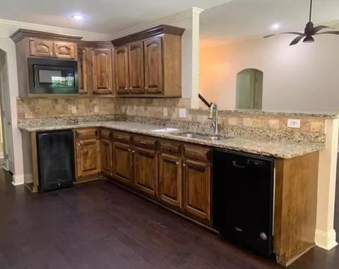 Kitchen - 4000 Cox Rd, Sumter, SC 29154 photo 3 of 3