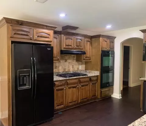 Kitchen - 4000 Cox Rd, Sumter, SC 29154 photo 2 of 3