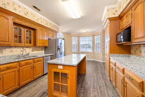 Kitchen - 485 Emerald Lake Dr, Sumter, SC 29153 photo 4 of 9